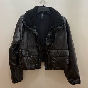 All in motion Black crop Puffer light weight Jacket with Faux Fur Collar